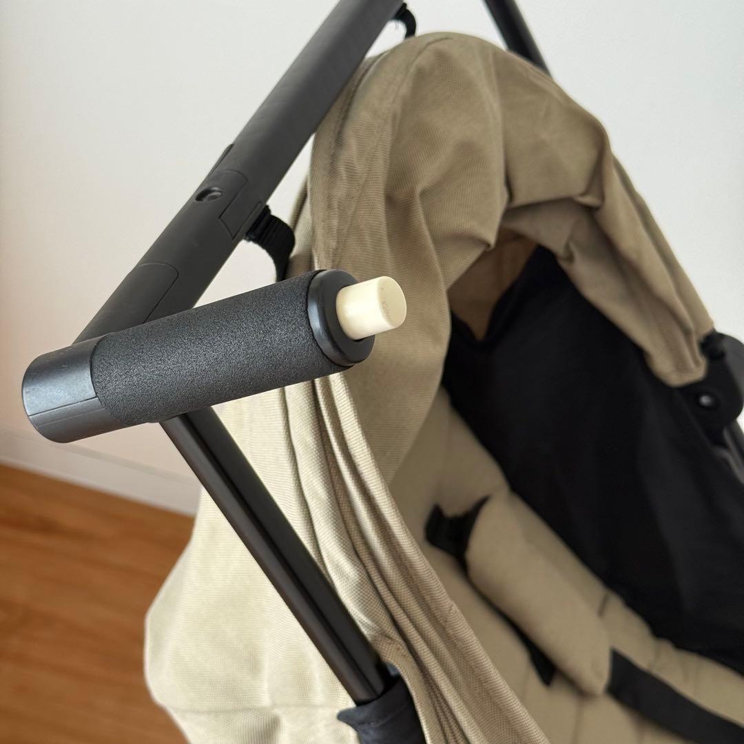 サイベックス　リベル　コンパクトベビーカー ベージュと黒