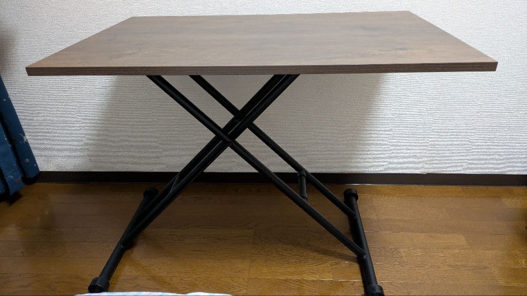 ガス圧昇降式ダイニングテーブル