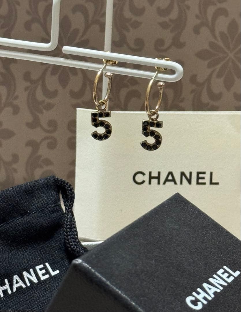 正規品♡シャネルロゴピアス ココマーク/no.5 CHANELゴールド黒ブラック