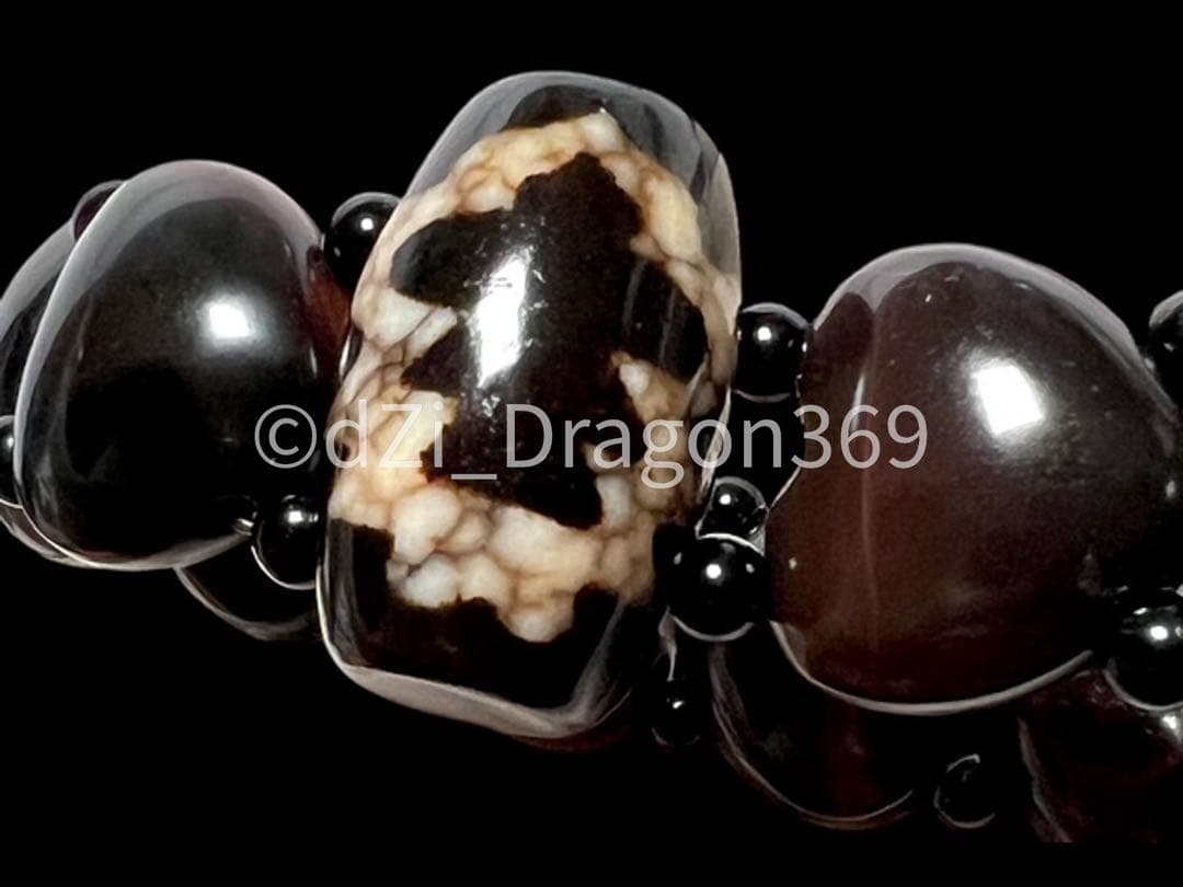 【一点限り／高品質】 上肯龍紋火供蔵神天珠とハート型火供玉髄珠のブレス