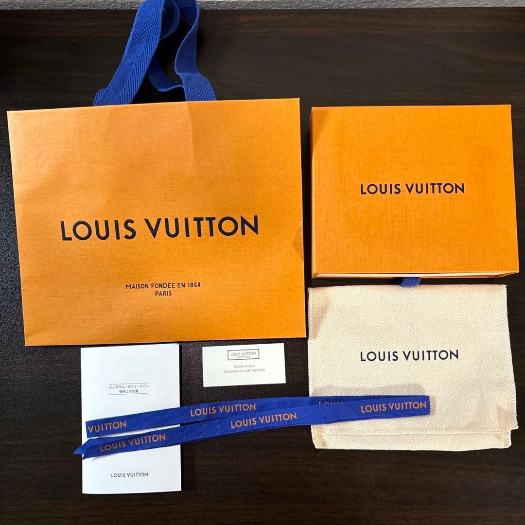 LOUIS VUITTON モノグラム ジッピーパース