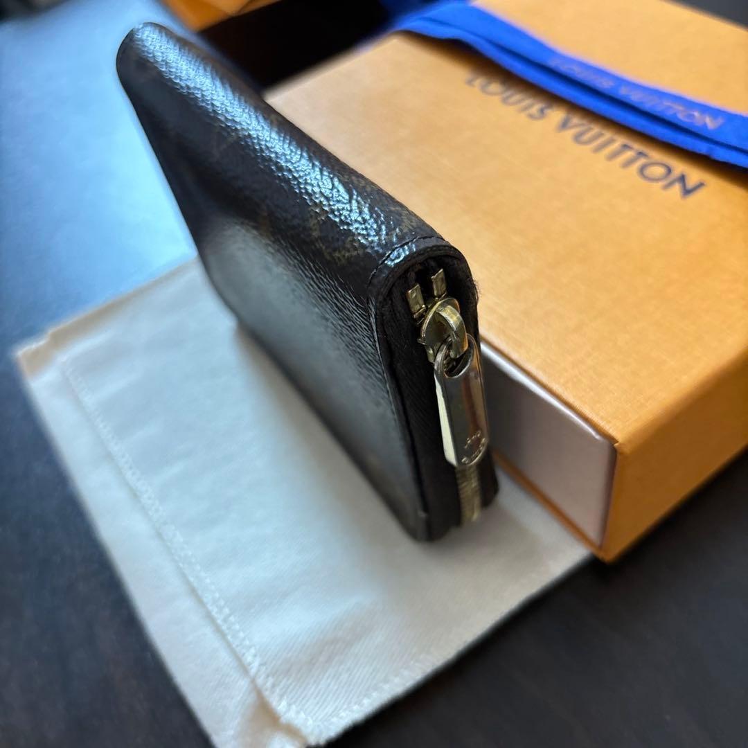 LOUIS VUITTON モノグラム ジッピーパース