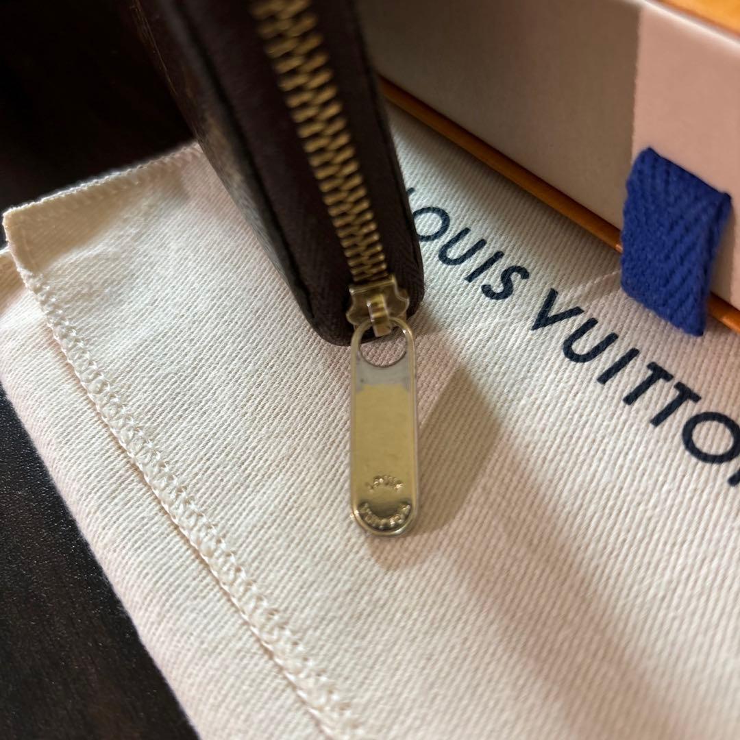 LOUIS VUITTON モノグラム ジッピーパース