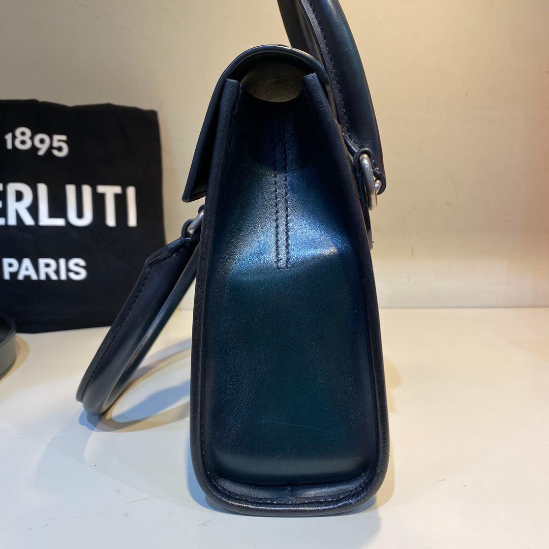 ベルルッティ　エミーオガリバーメッセンジャーバッグ