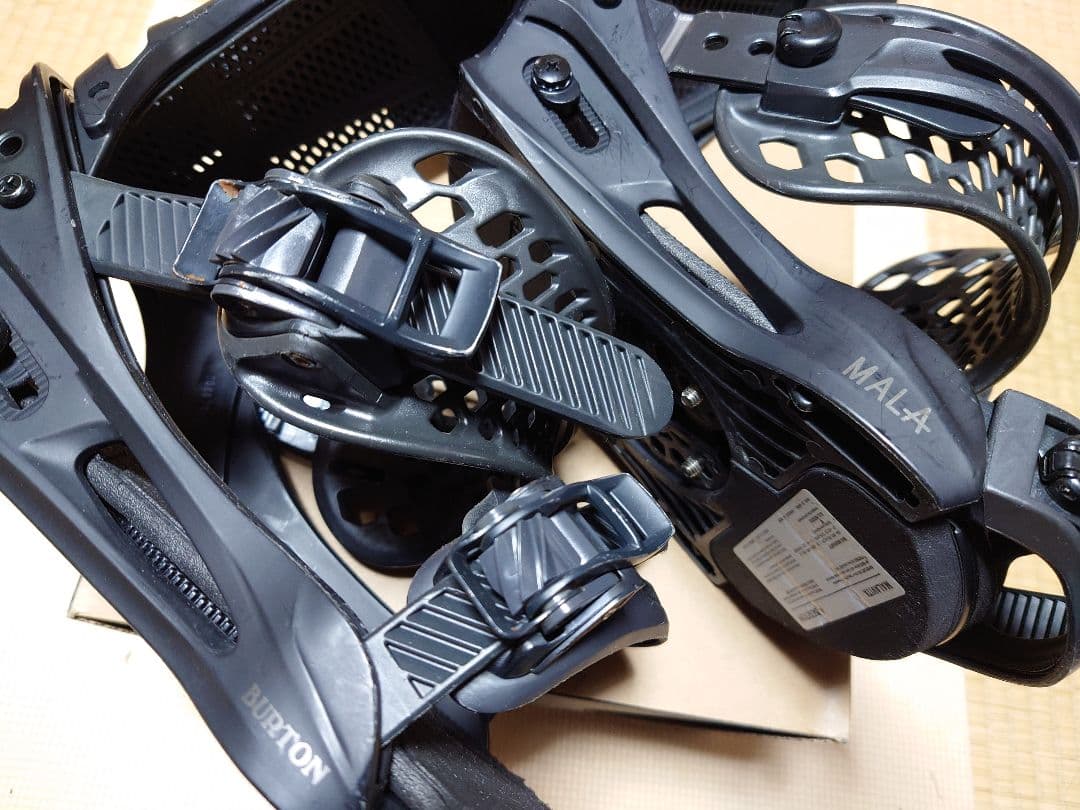 さる Burton Malavita Mサイズ 20年モデル