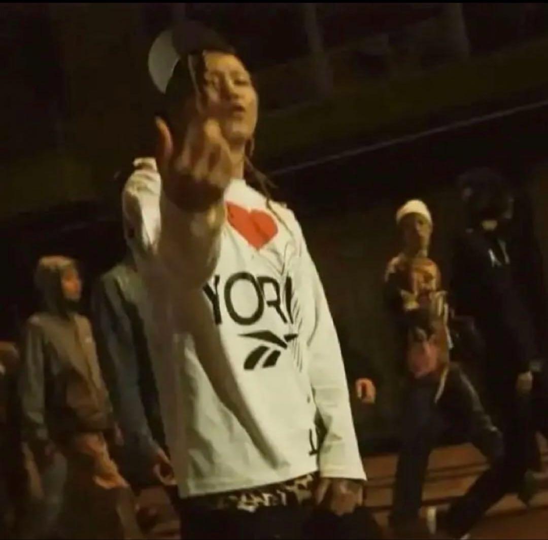 MIKADO着用　yori sport ロンT