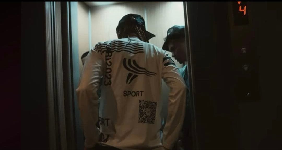 MIKADO着用　yori sport ロンT