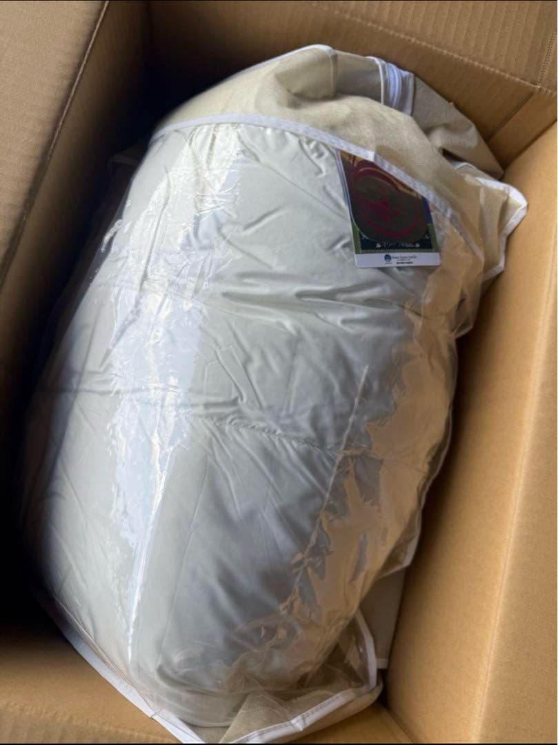 ラスト　新品　日本製　軽い　暖かい 羽毛掛け布団　アイボリー　セミダブル
