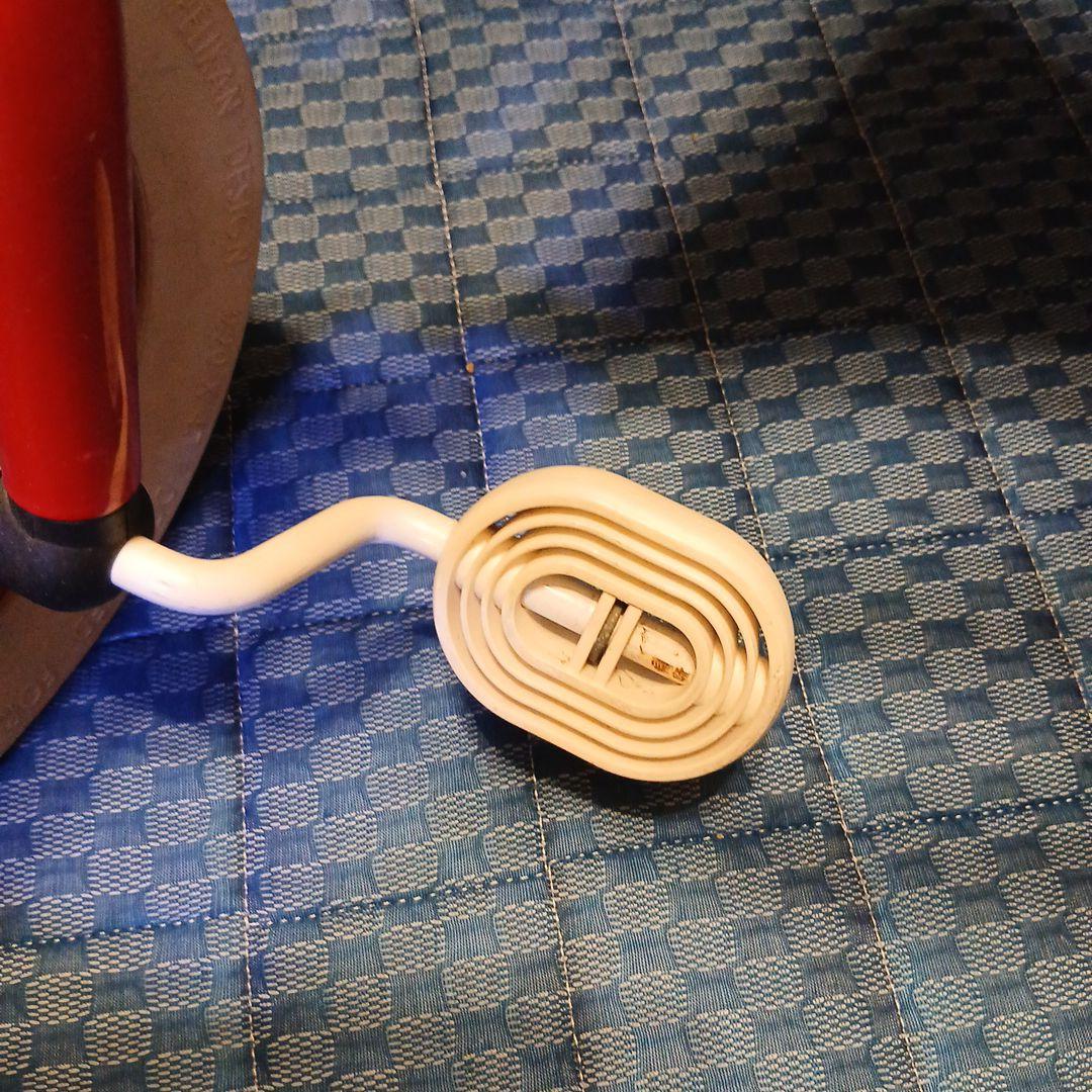 ウィンザー社　ペリカン三輪車Vハンドル赤