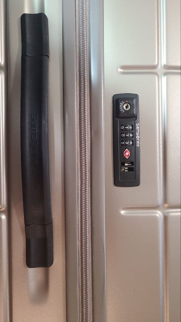 [サムソナイト] スーツケース タイリウム スピナー69 アイボリーゴールド