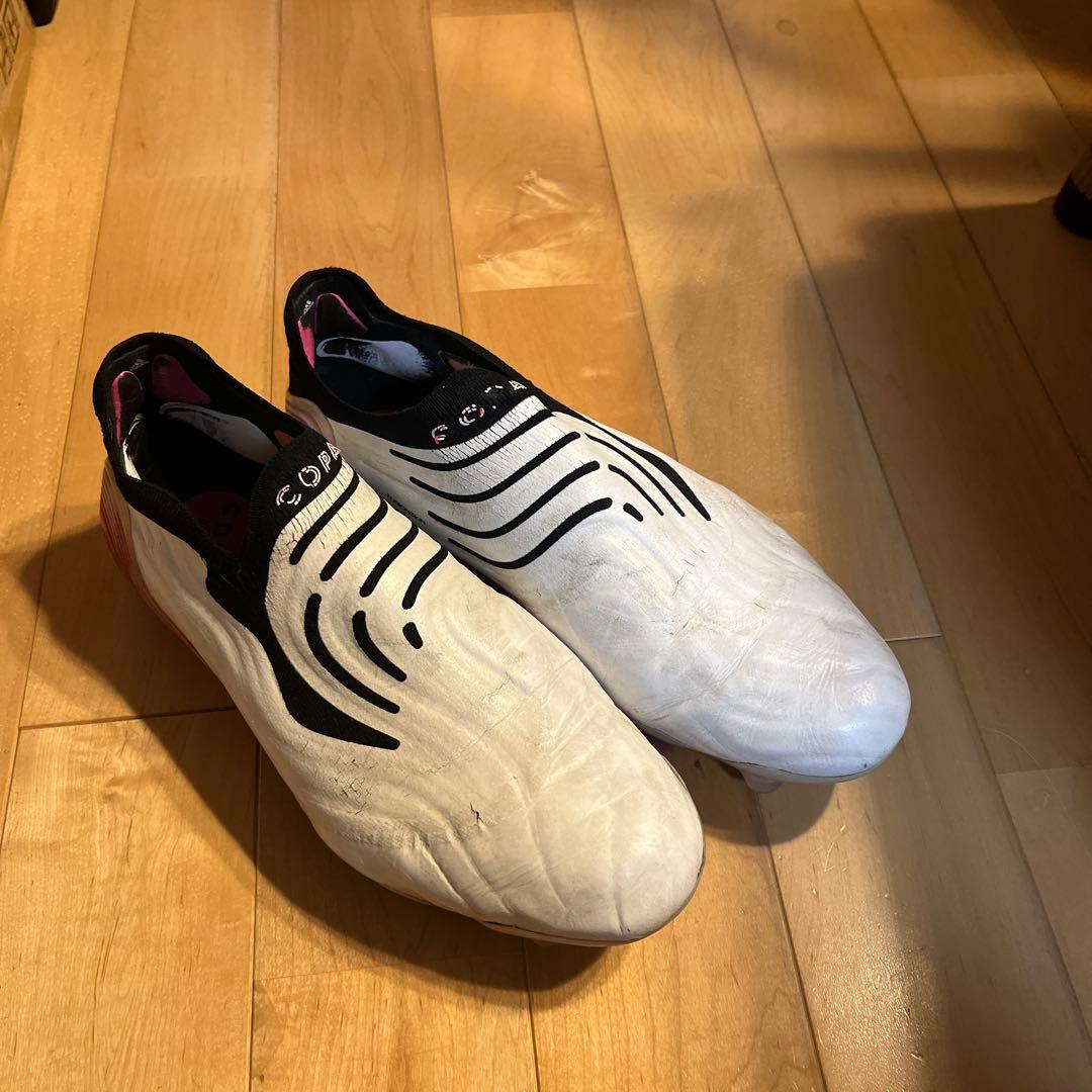 サッカースパイク　コパセンス　紐なし