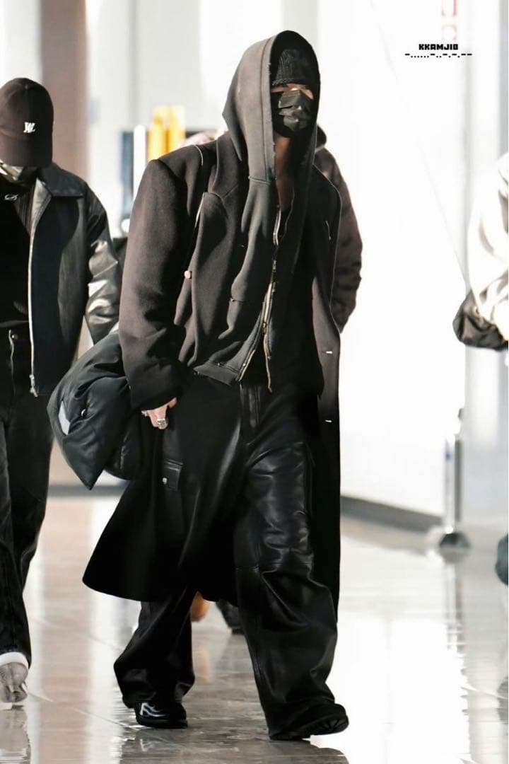 ね［Thug Club］zip up hoodie