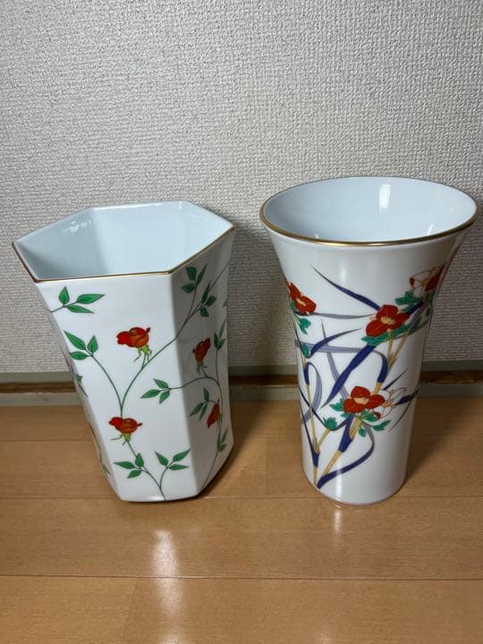 224 香蘭社　六角型花瓶1 　露草花瓶1