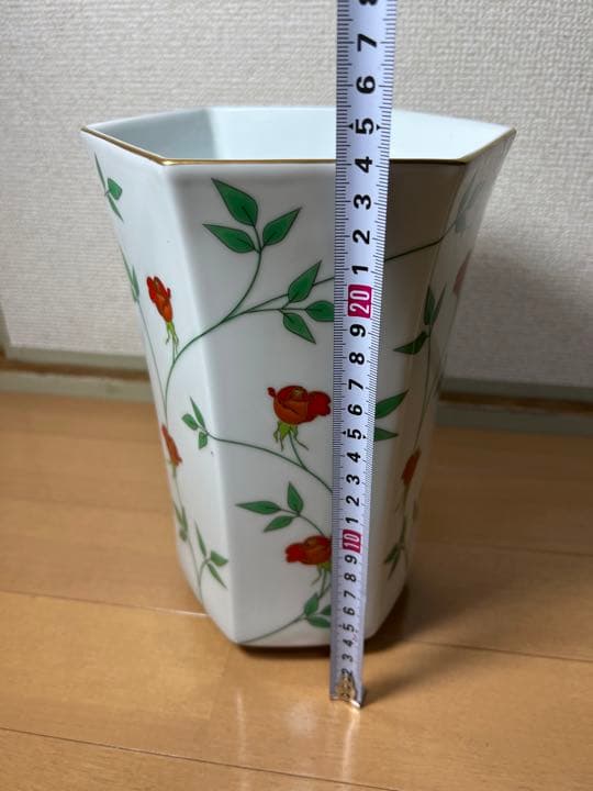224 香蘭社　六角型花瓶1 　露草花瓶1