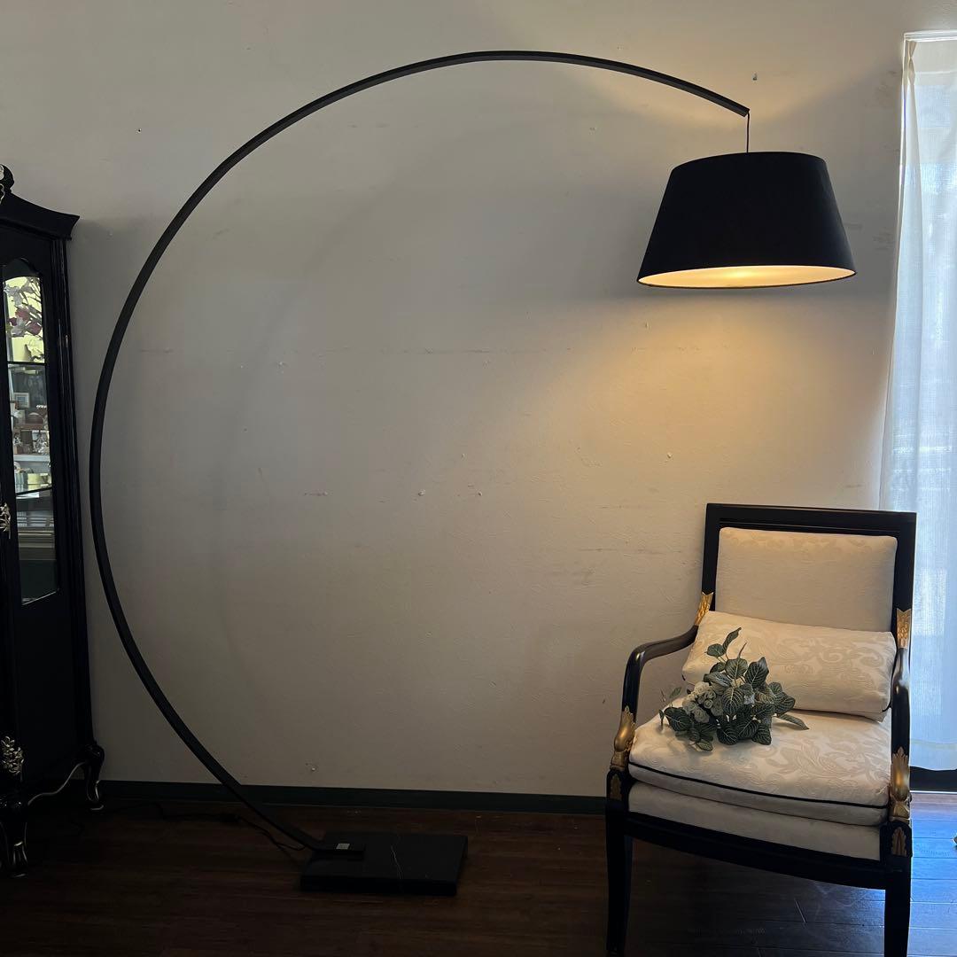 k500r122 モダンなアークフロアランプ アーチ型 高級感のある大理石ベース