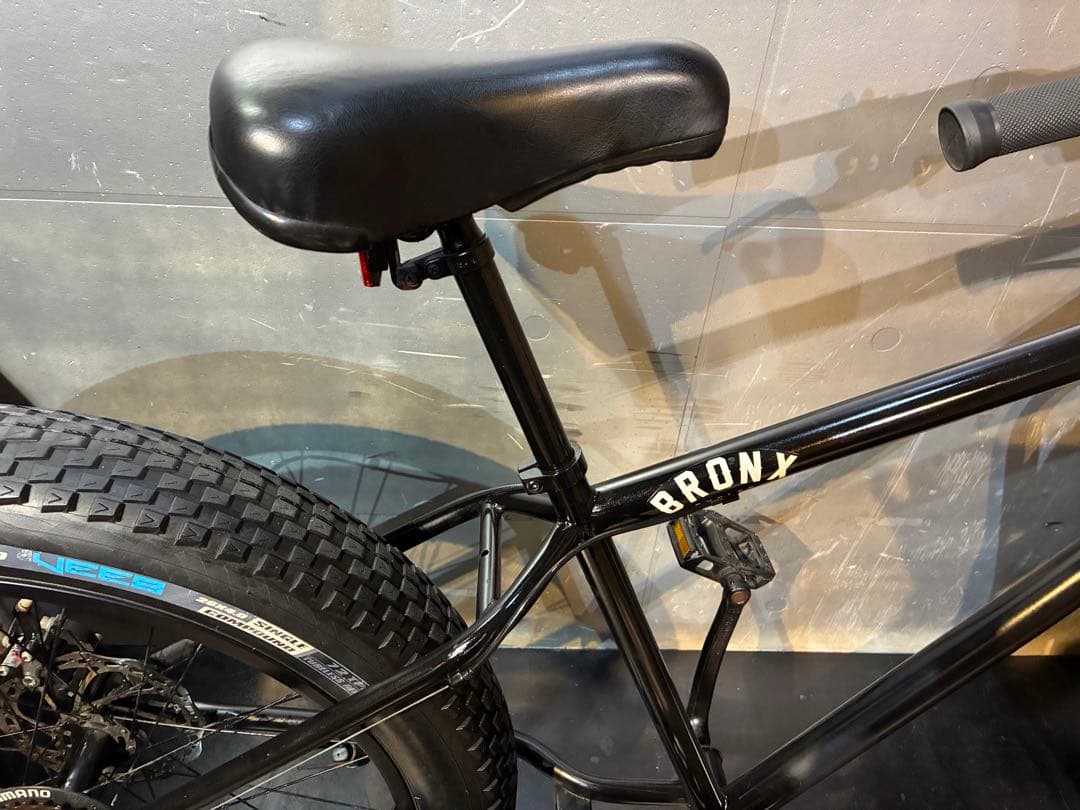 J27【大阪堺市/引取】ファットバイク BRONX 26インチ 7段変速付き