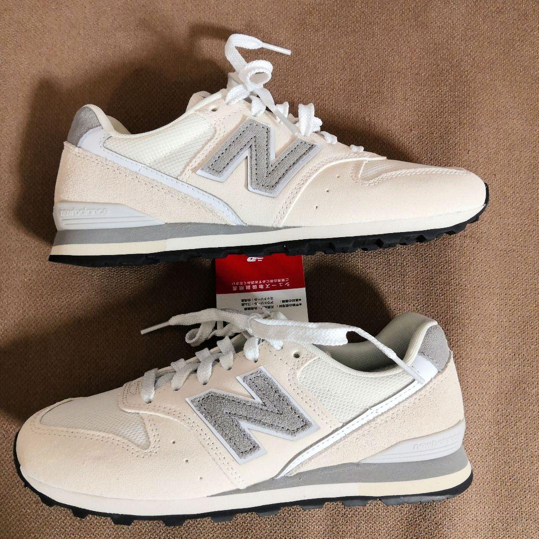 【未使用タグ付】人気✨ニューバランス WL996SJ2 ライトベージュ 23cm