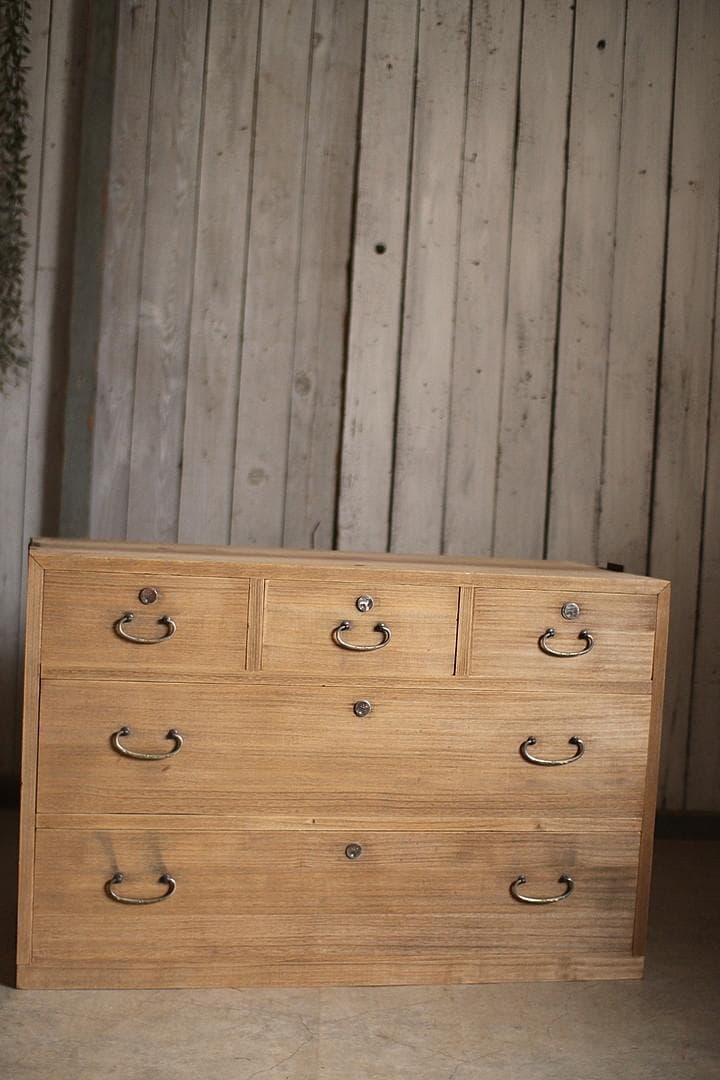 古い木製の引き出し5杯　チェスト　桐箪笥 昭和レトロ　古家具　古民家　時代家具