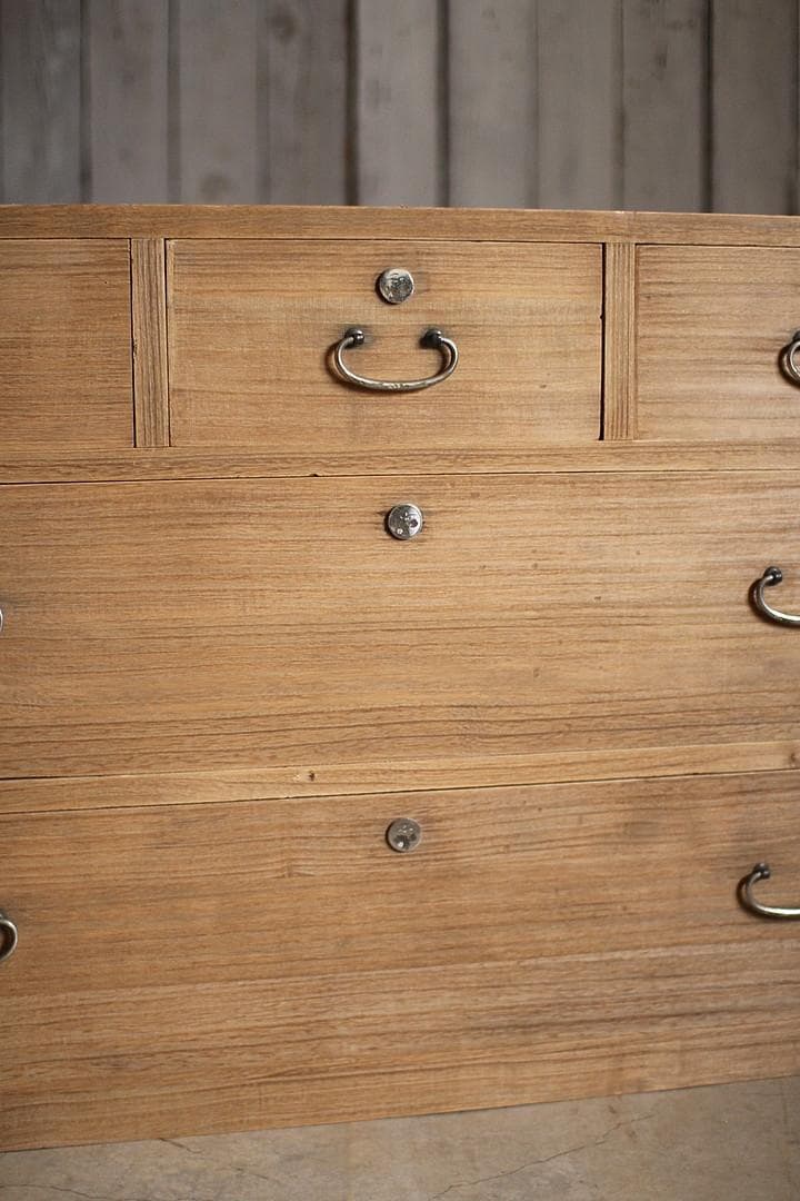 古い木製の引き出し5杯　チェスト　桐箪笥 昭和レトロ　古家具　古民家　時代家具