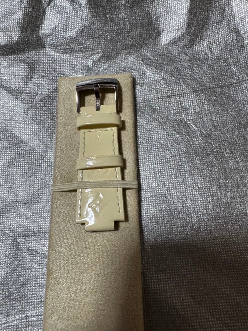 ルイヴィトン　ヴェルニ　アイボリー 時計バンド