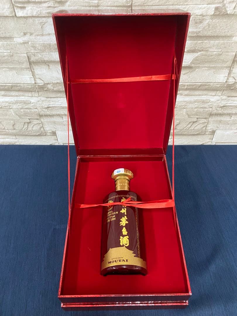 Moutai 500ml 赤色パッケージ　贵州茅台酒
