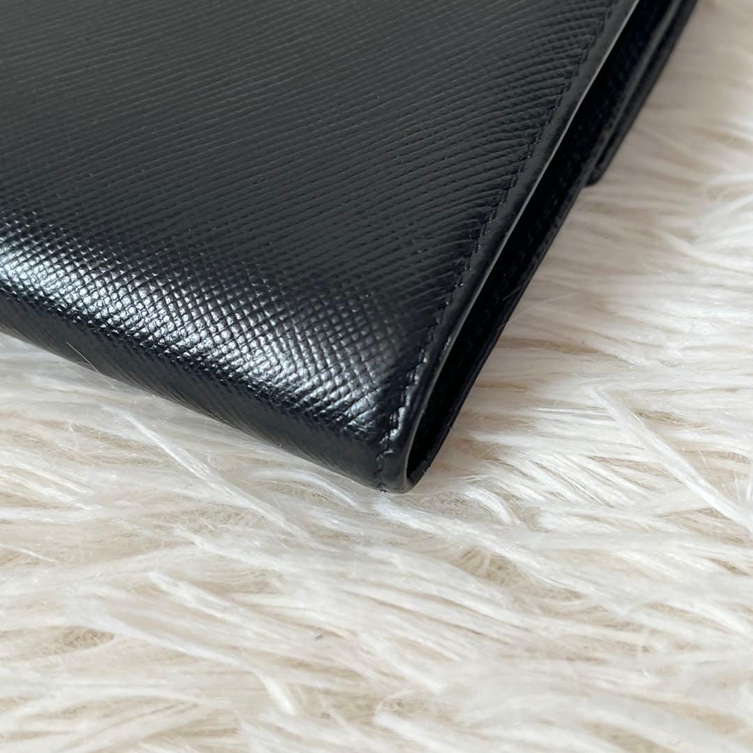 未使用級✨PRADAプラダ　三つ折り財布　サフィアーノ　レザー　ブラック