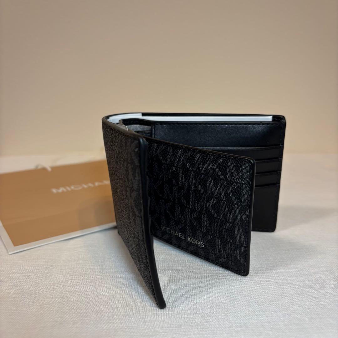【新品・未使用】MICHAEL KORS 二つ折り財布とパスケースセット