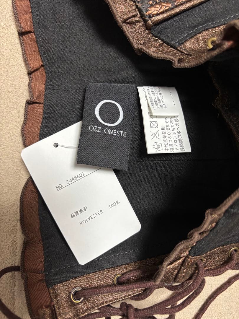 新品☆ オッズオンオネストのバラ刺繍入りコルセットスカート（オーバースカート）