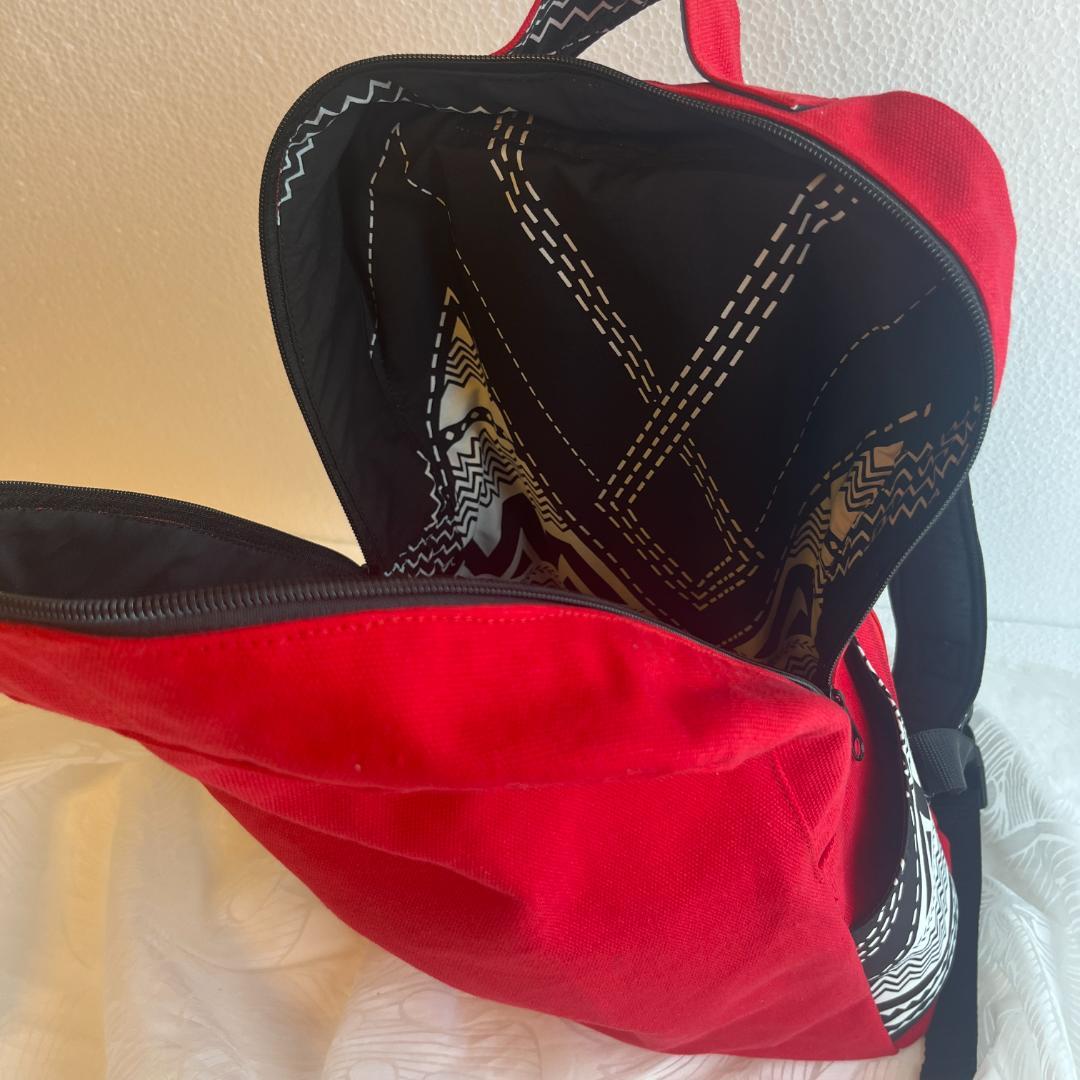ハワイアンなリュックサック（深紅と黒のタパ）