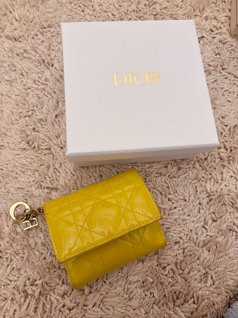 Dior ロータスウォレット　キルティング財布　三つ折り財布