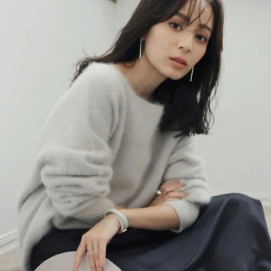 新品タグ付き☆アニュアンス　ラクーンボートネックニットプルオーバー　ファーニット