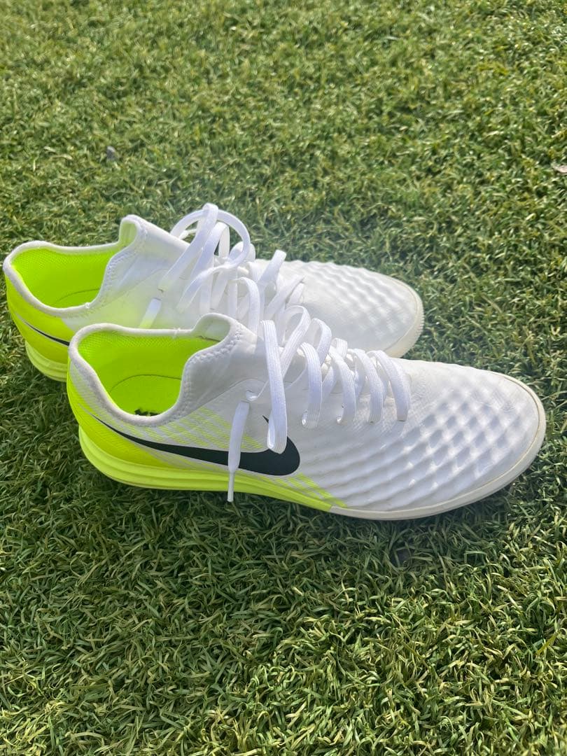 NIKE ナイキ　マジスタXフィナーレ　フットサルシューズ28 マジスタ