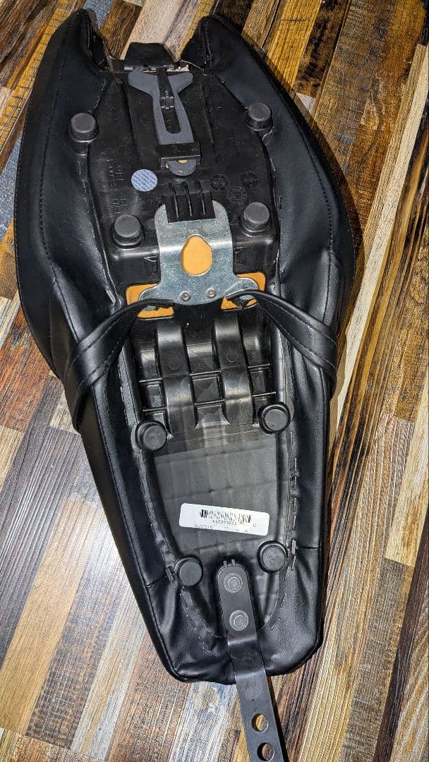 あ*ん様 ハーレー XL1200CX 純正シート スポーツスター ロードスター