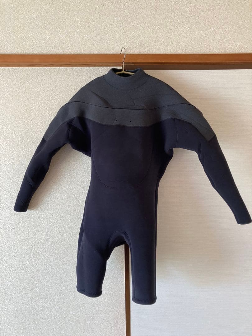 黒 ネオプレン ウェットスーツ　ネックイン