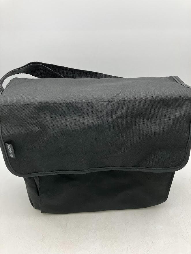 EPSON ビジネスプロジェクター　EB-E01 　ホワイト