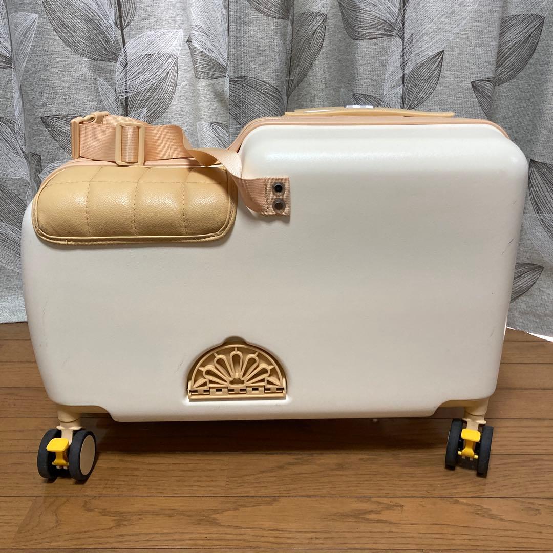 機内持ち込み可　ミニサイズ ベージュ　乗れるキャリーケース