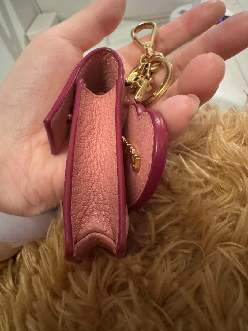 MIU MIU レザーキーホルダー リップ入れ付き やぎ革