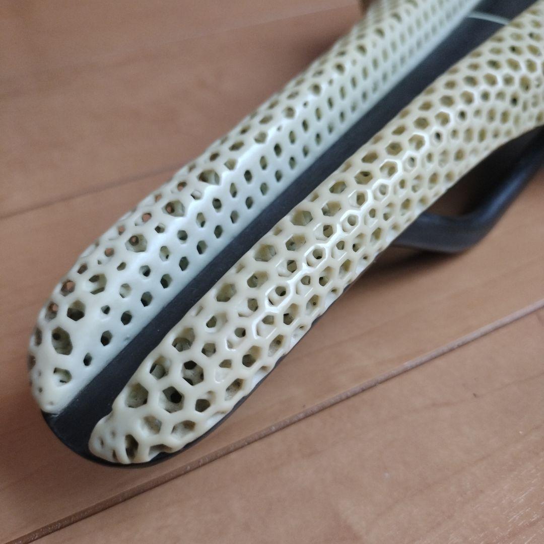 フィジーク　fizik 3Dプリントサドル　カーボンレール