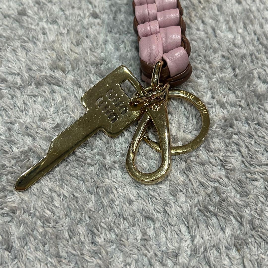 MIUMIU レザートリック　バックチャーム　キーホルダー　ピンク×ブラウン