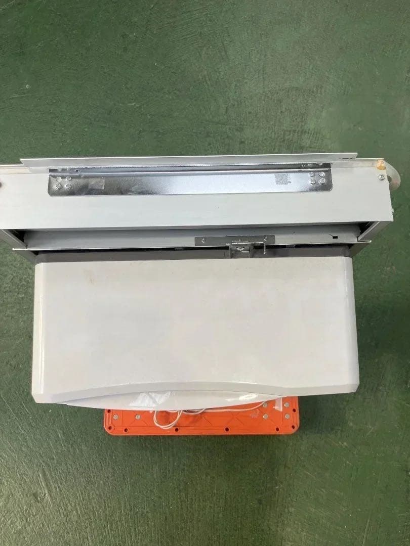 2021年製　窓用エアコン　コイズミ　 冷房 EWA-1605E8