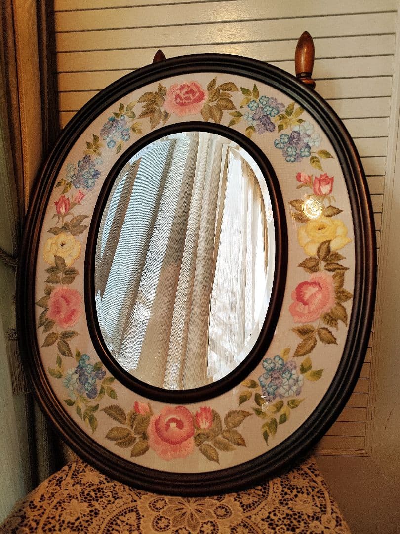 戸塚刺繍　 花柄　薔薇　楕円形ミラー　木製　額縁　刺繍　オーバル　アンテーク