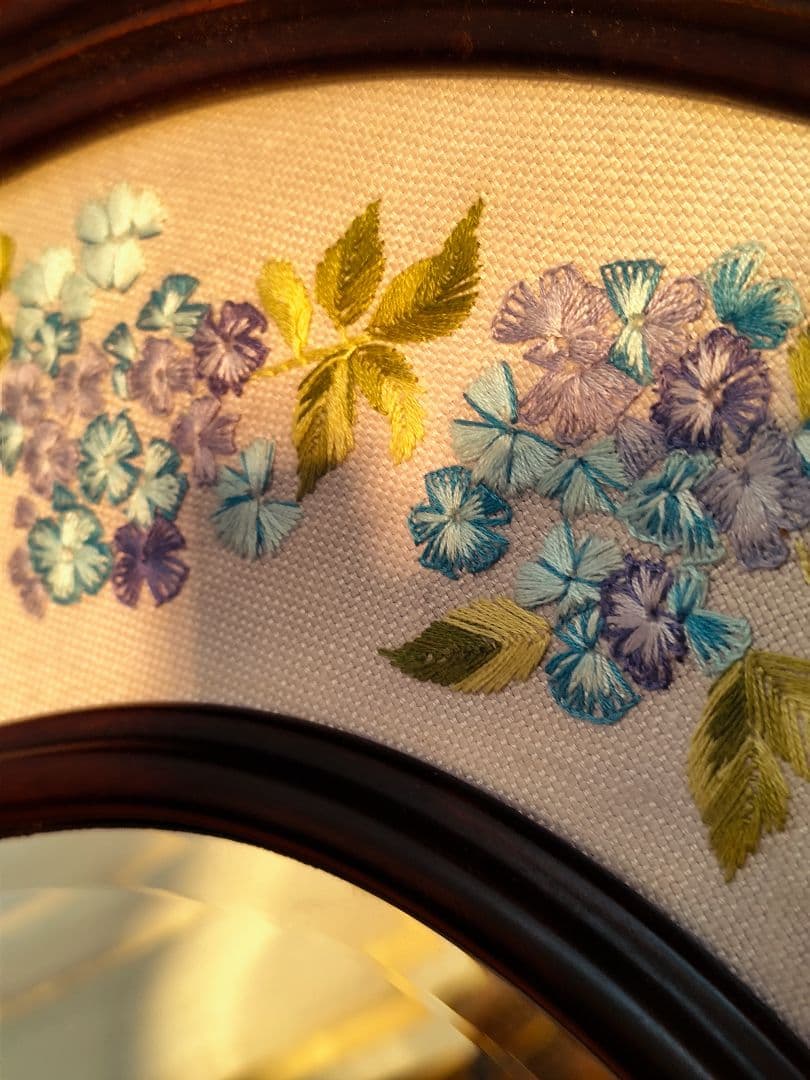 戸塚刺繍　 花柄　薔薇　楕円形ミラー　木製　額縁　刺繍　オーバル　アンテーク