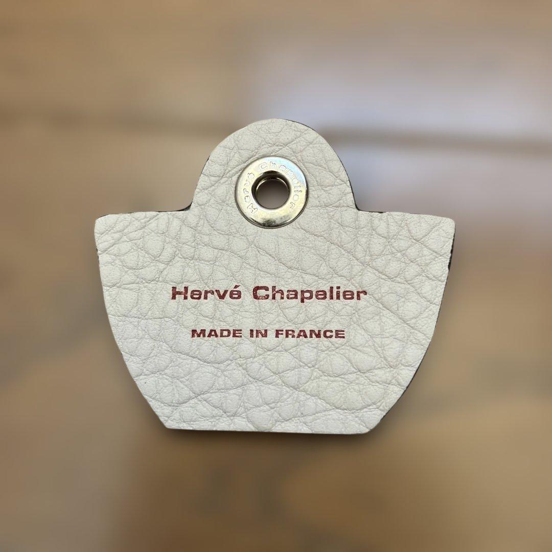 エルベシャプリエ レザーチャームL