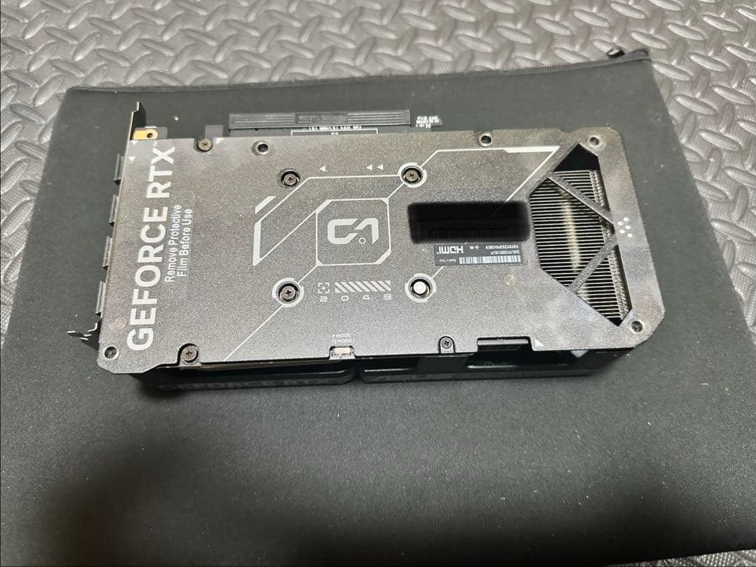 美品ASUS Dual GeForce RTX 5060Ti 8GB