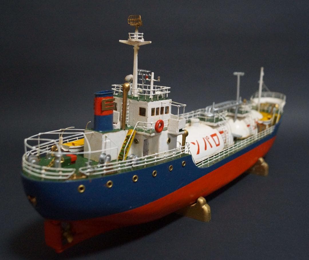 木製漆塗り 伊藤忠プロパン(イトチュー)LPG液化石油ガスタンカー模型プロパン船