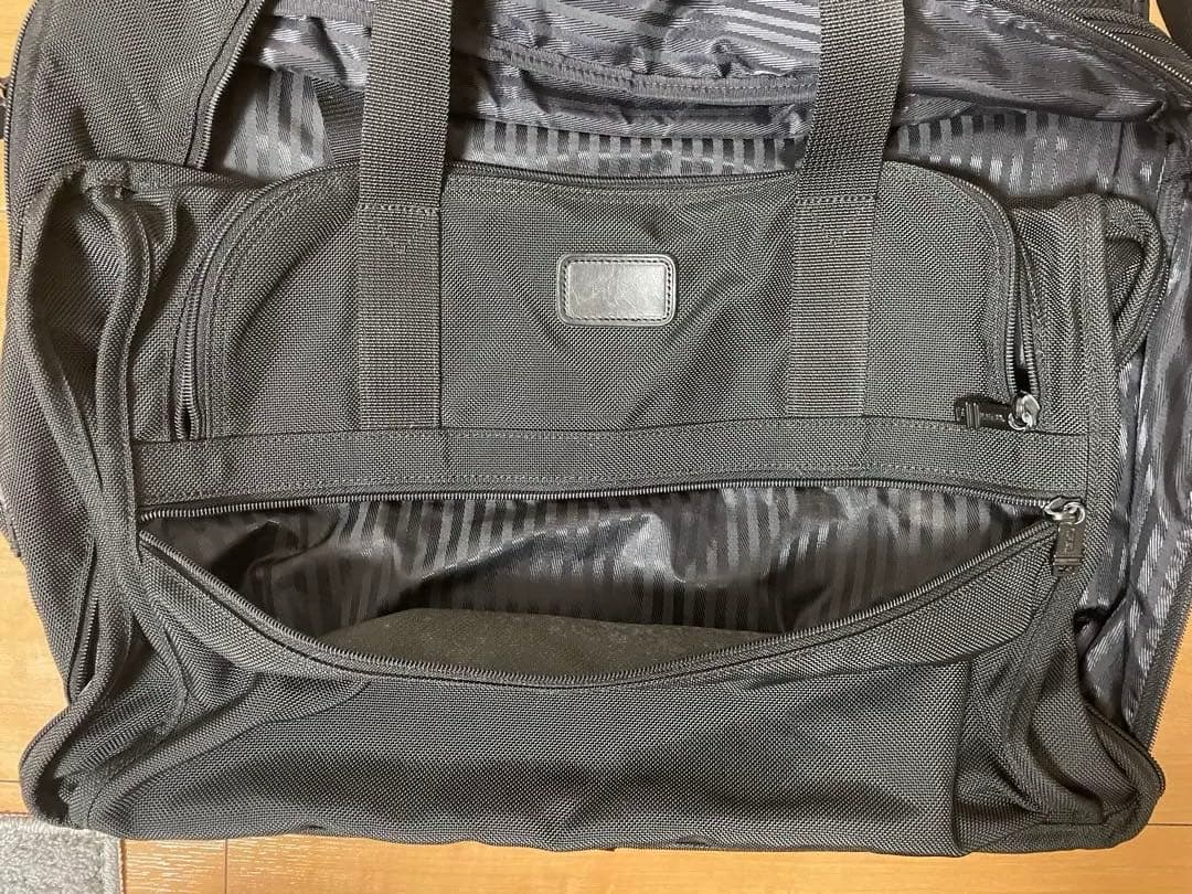 TUMI ガーメントバッグ ブラック　2677D3