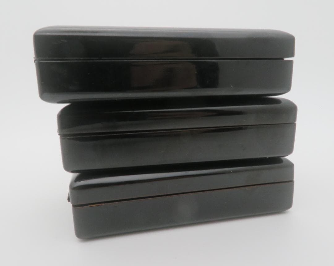 A17. 勲八等白色桐葉章　 記章 勲章 銀メダル3点