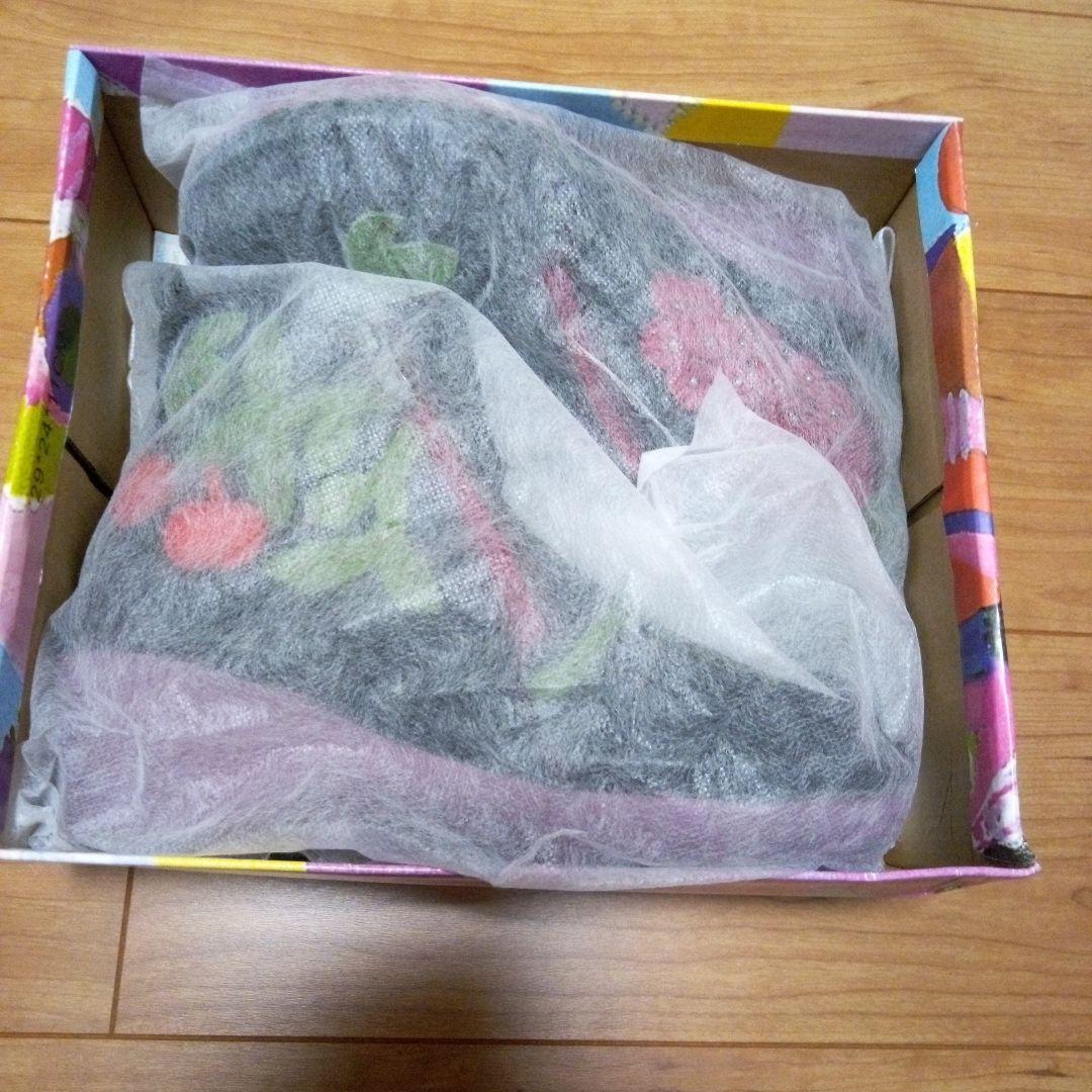 値下げ美品24.0エスタシオンレザー葡萄モチーフショートブーツ 黒