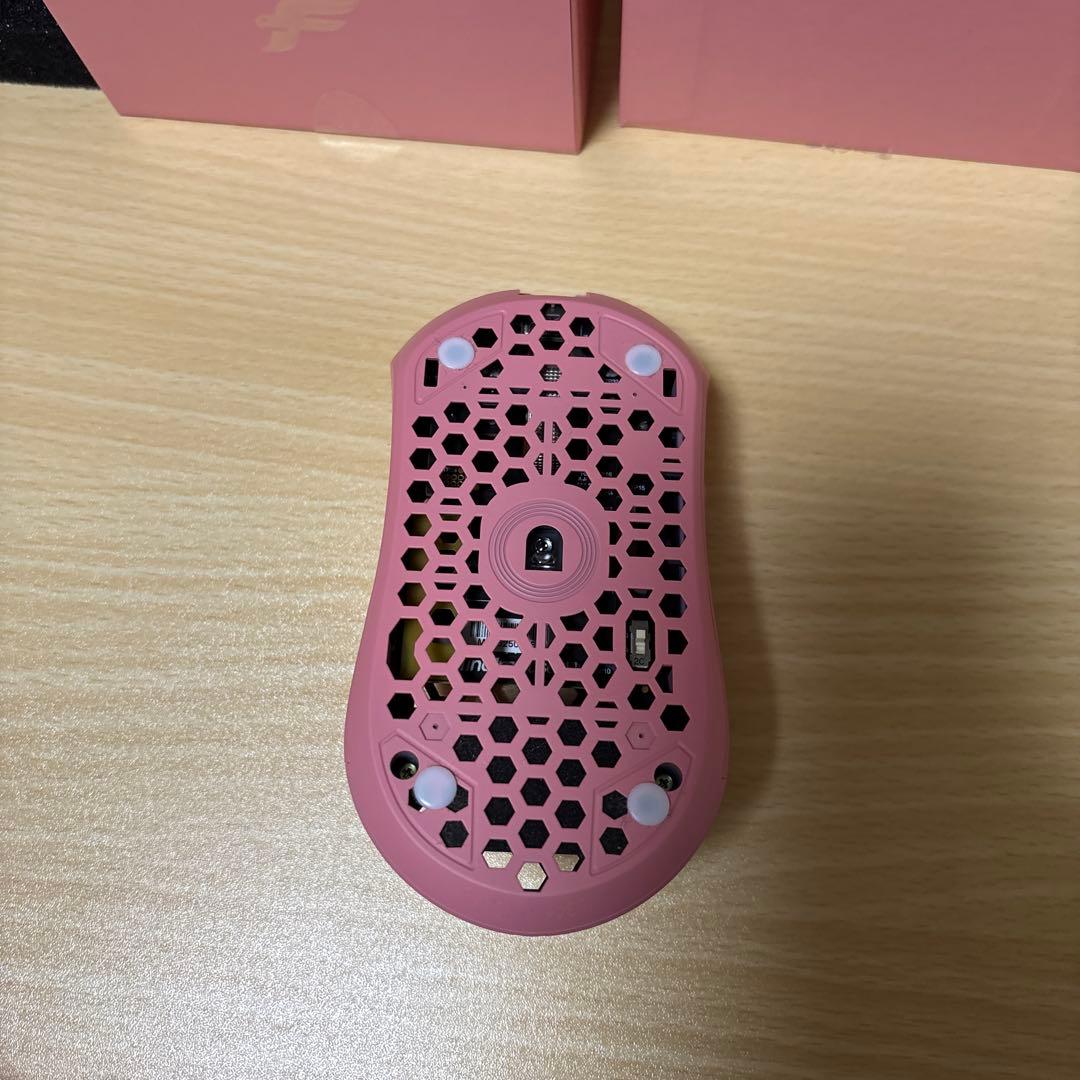 Finalmouse UltralightX Sakura Medium サイズ