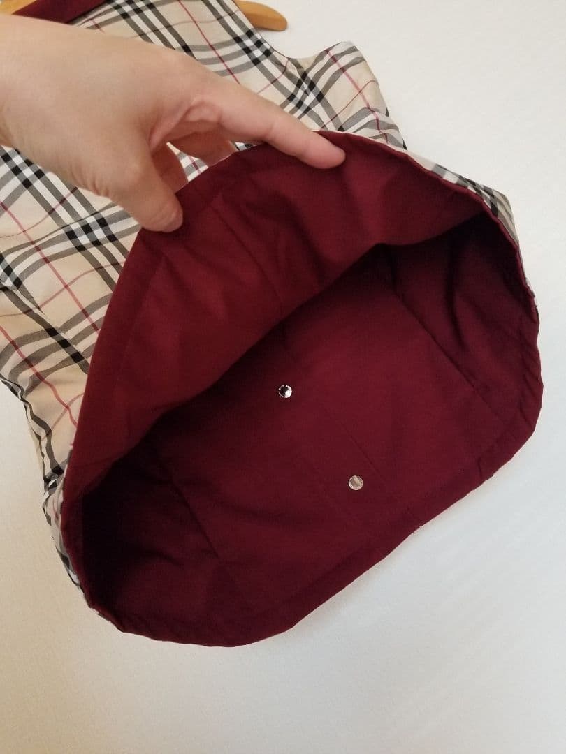 未使用近 バーバリーリバーシブルダウンベスト ベージュ ホースマーク刺繍エンジ